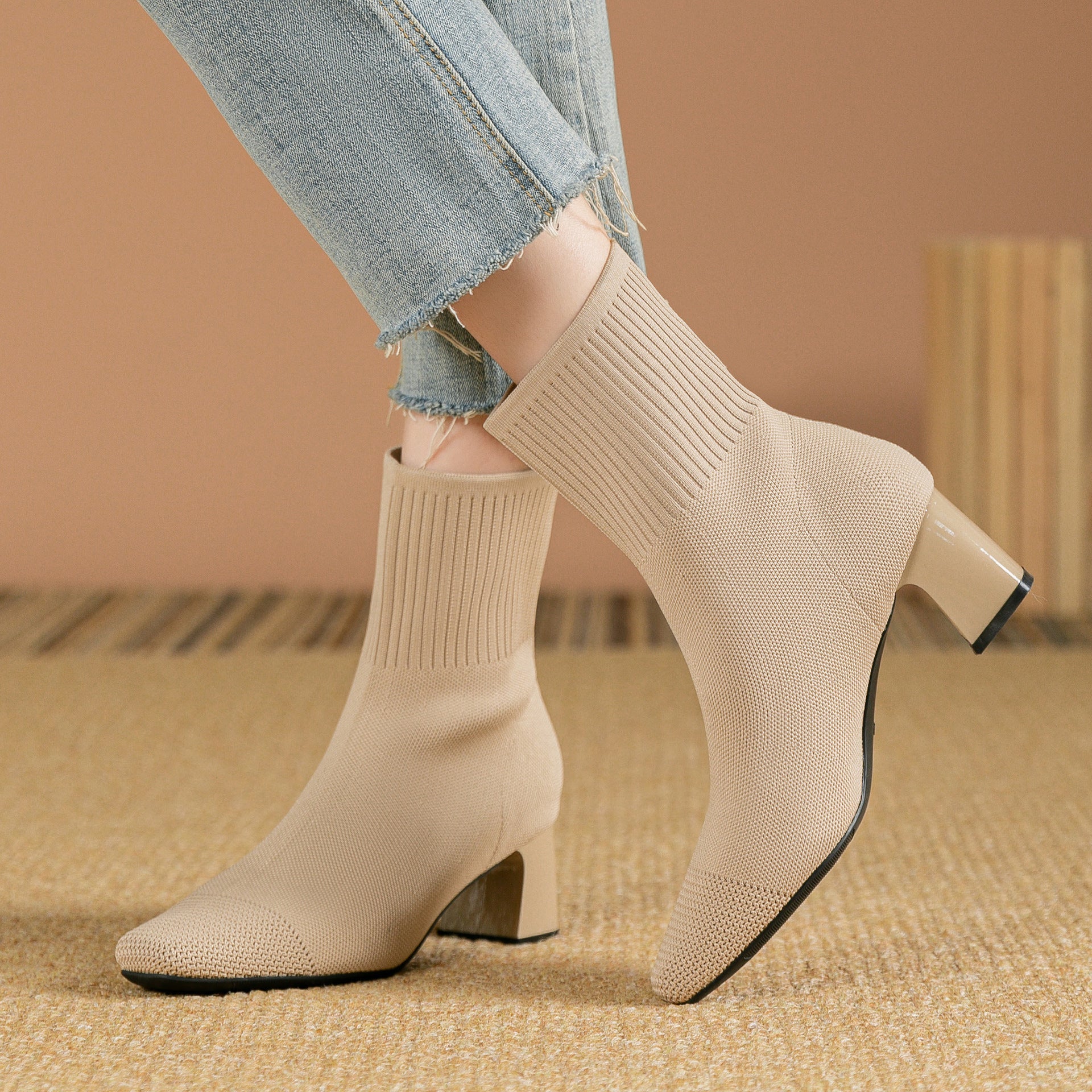 Bottes chaussettes tricotées à talon épais et fin